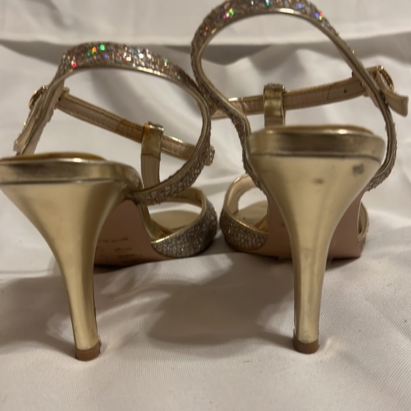 David’s bridal golden heels - Picture 3 of 7